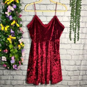 💙2/$40💙NWOT Zaful Velour Red Thin Strap Fit & Flare Dress Size Large